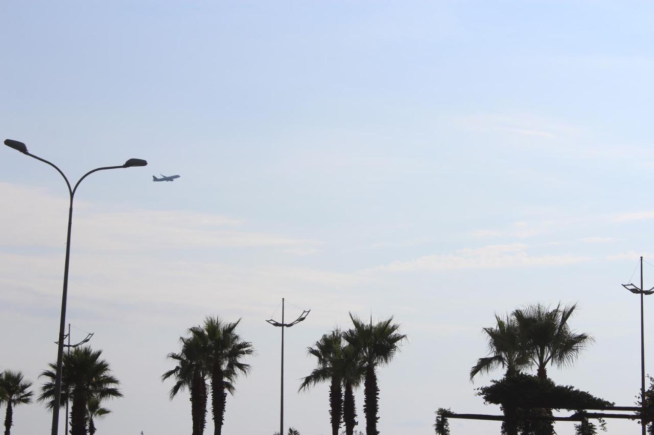 Apartment On The Back Sea Batumi Bagian luar foto