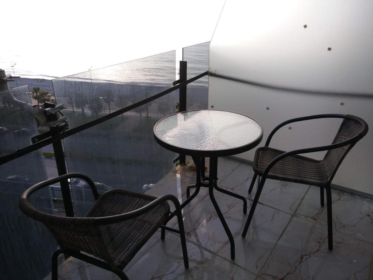 Apartment On The Back Sea Batumi Bagian luar foto