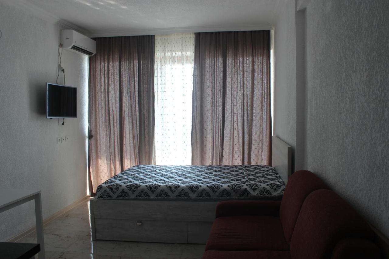 Apartment On The Back Sea Batumi Bagian luar foto