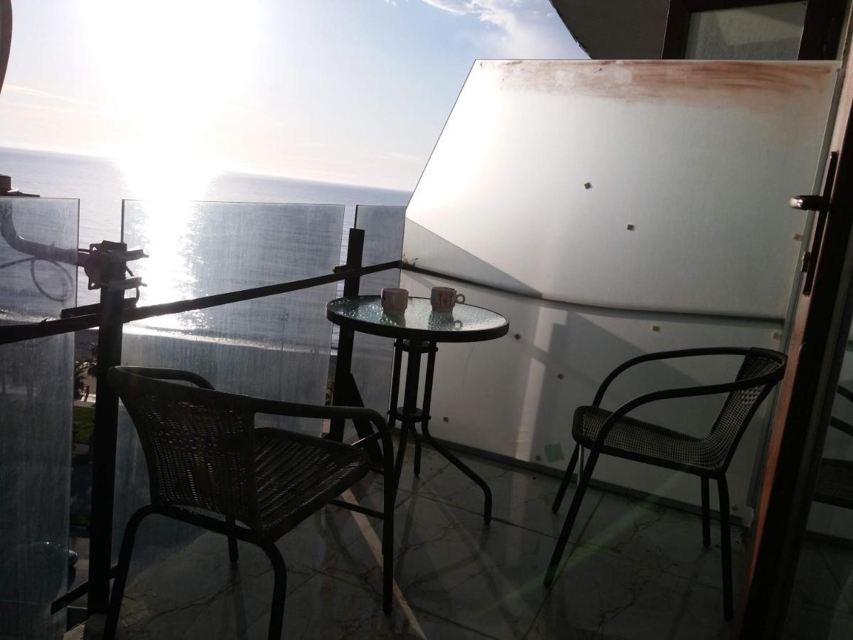 Apartment On The Back Sea Batumi Bagian luar foto