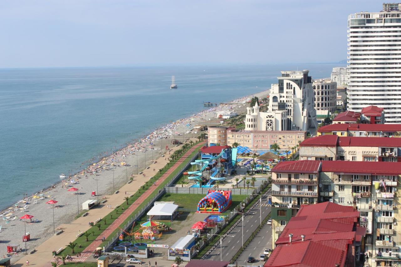 Apartment On The Back Sea Batumi Bagian luar foto